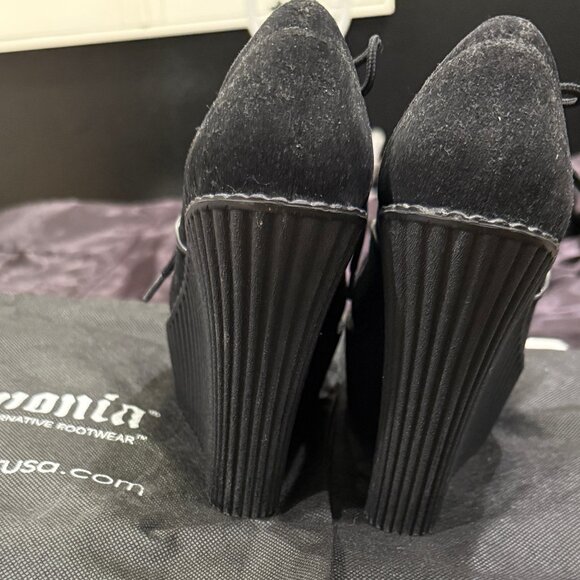 DEMONIA BLACK WITH GRAY PRINT SUEDE PLATFORM SHOES/BOOTIES - Picture 5 of 13